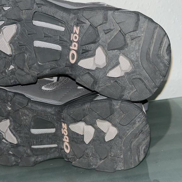Oboz Women’s Cirque Low Waterproof Hiking Shoes - Picture 11 of 13